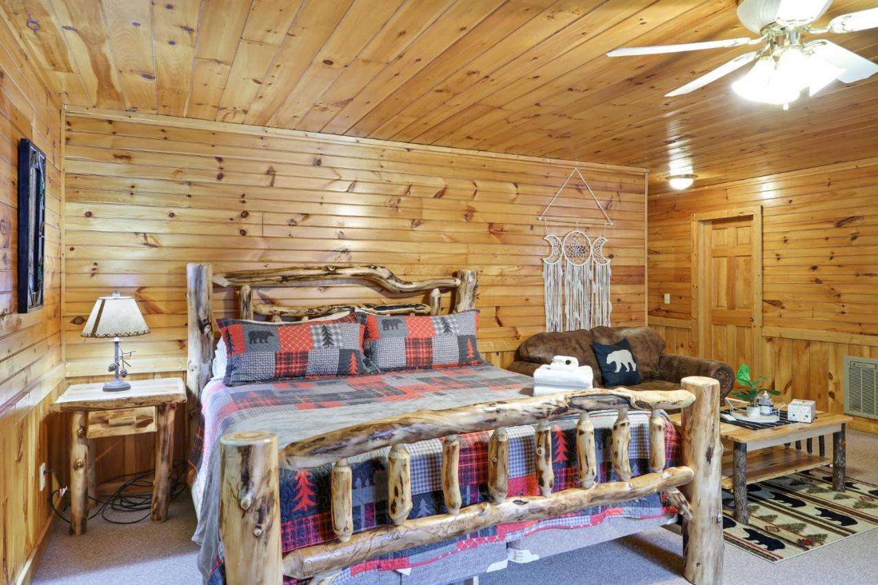 2 Separate Cabins Along A Peaceful Creek With Resort Amenities Елиджей Екстериор снимка