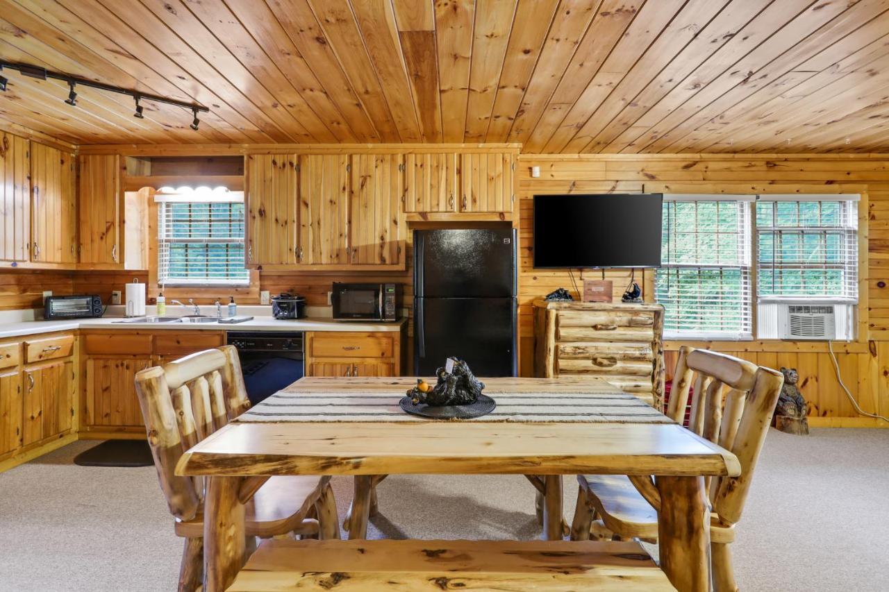 2 Separate Cabins Along A Peaceful Creek With Resort Amenities Елиджей Екстериор снимка