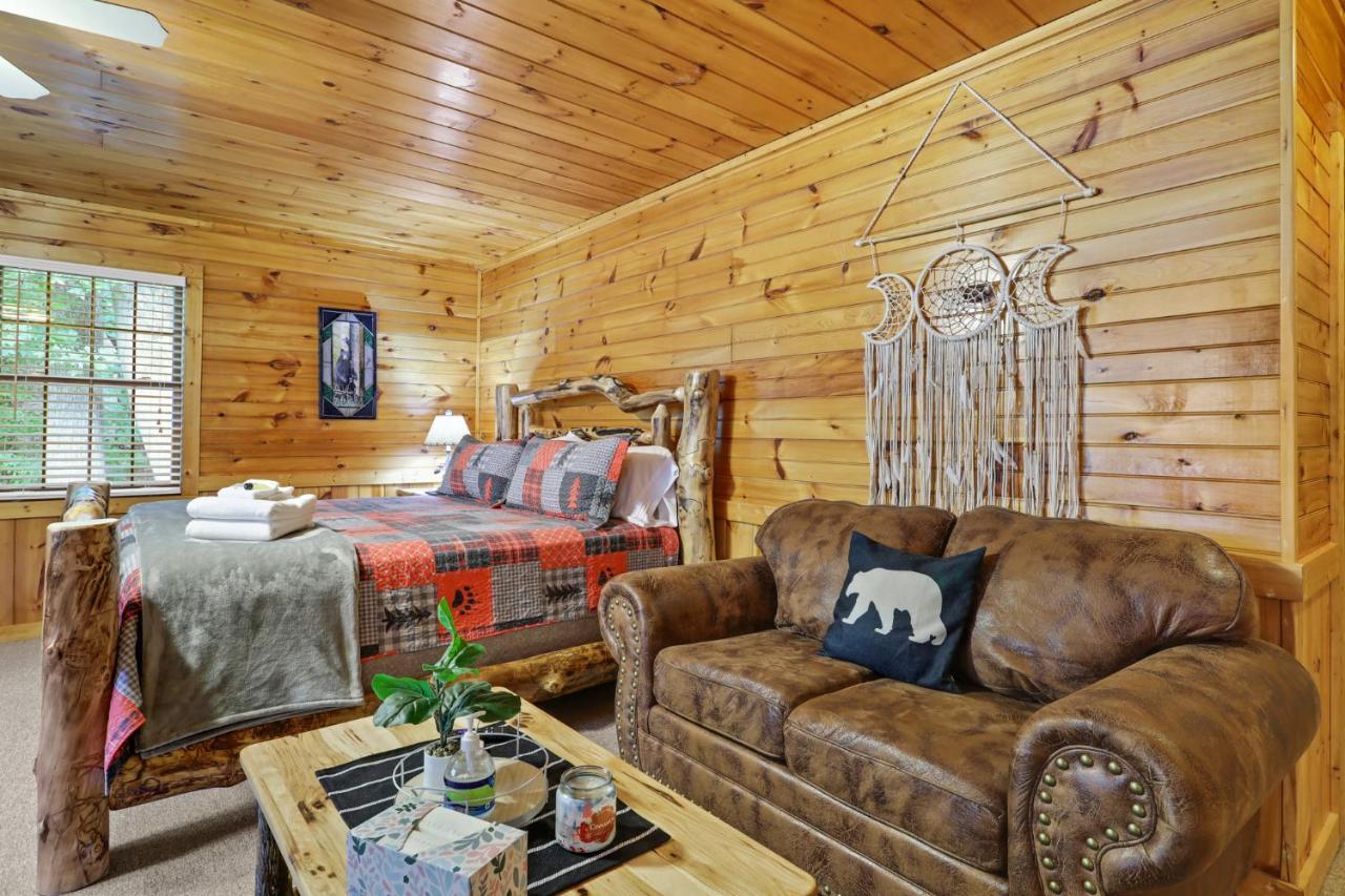 2 Separate Cabins Along A Peaceful Creek With Resort Amenities Елиджей Екстериор снимка